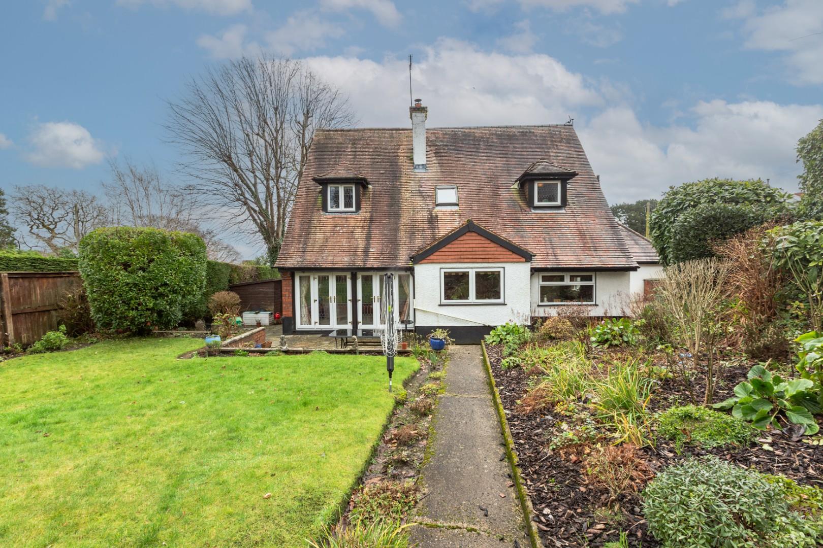 West Cross Lane, West Cross, Swansea, SA3 5LS